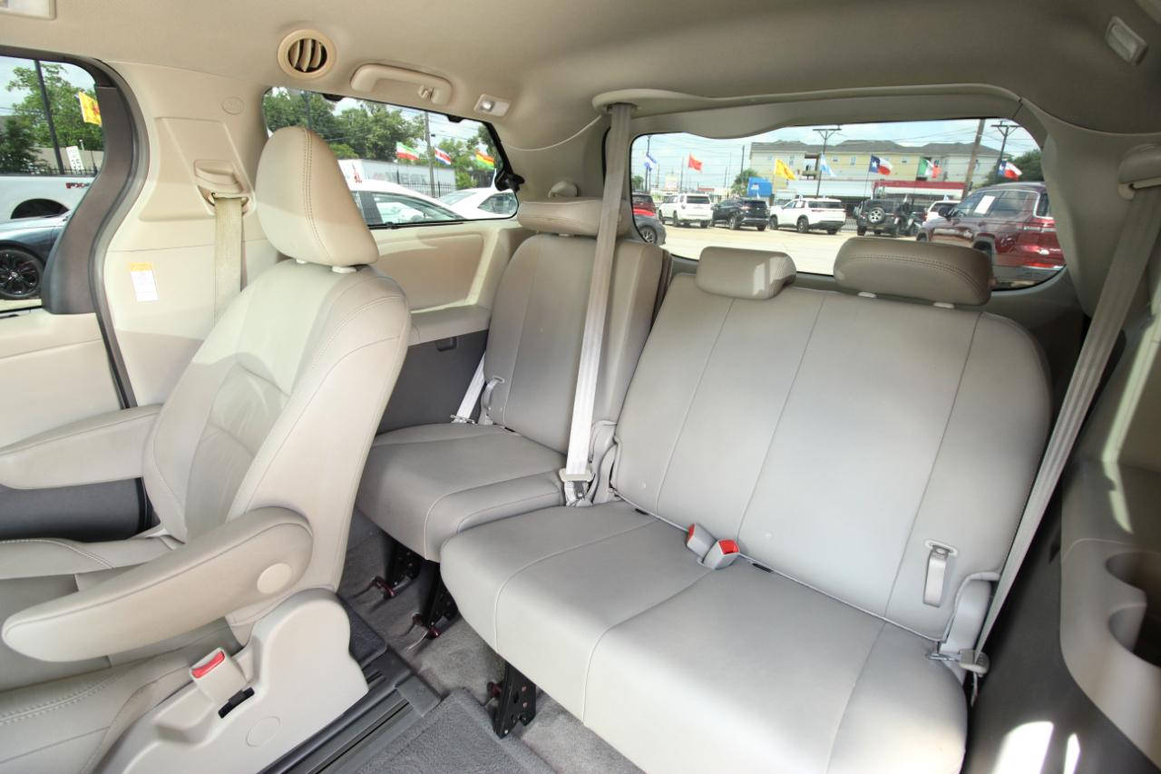 Toyota Sienna XLE FWD 8-Passenger V6 2015