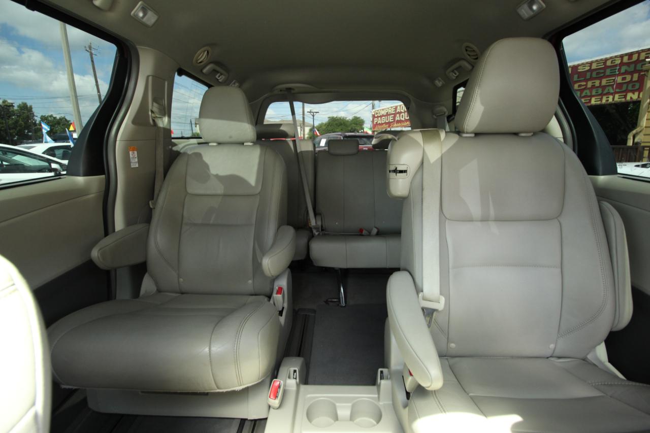 Toyota Sienna XLE FWD 8-Passenger V6 2015
