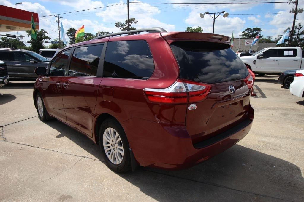 Toyota Sienna XLE FWD 8-Passenger V6 2015