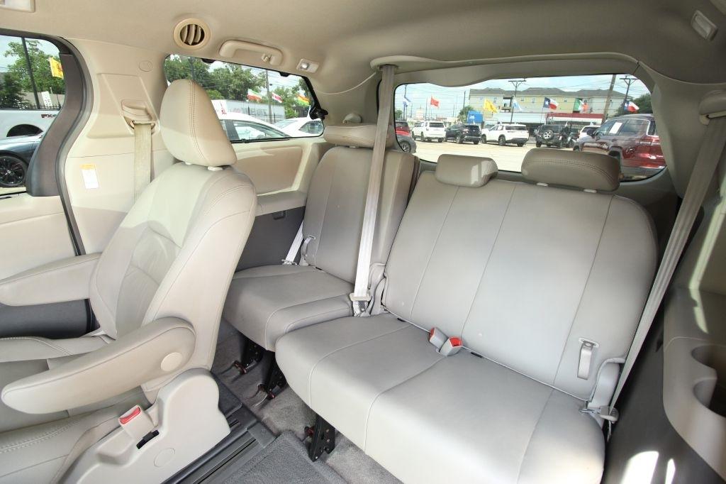 Toyota Sienna XLE FWD 8-Passenger V6 2015