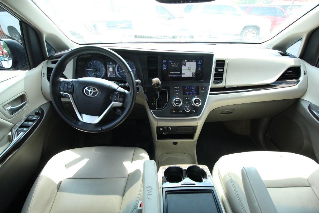 Toyota Sienna XLE FWD 8-Passenger V6 2015