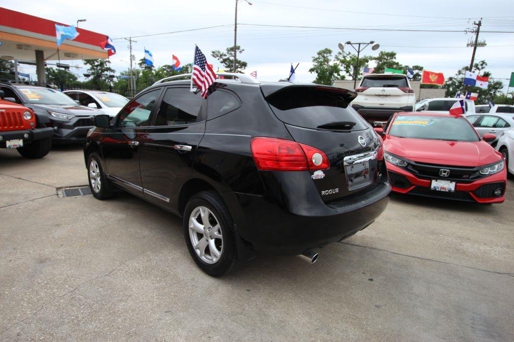 Nissan Rogue S 2WD 2011