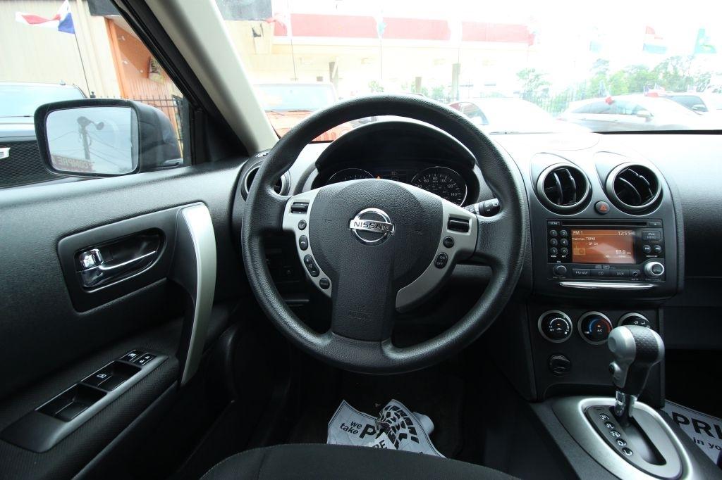 Nissan Rogue S 2WD 2011