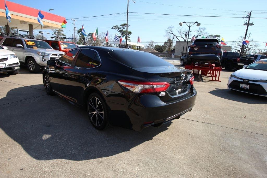 Toyota Camry L 2018