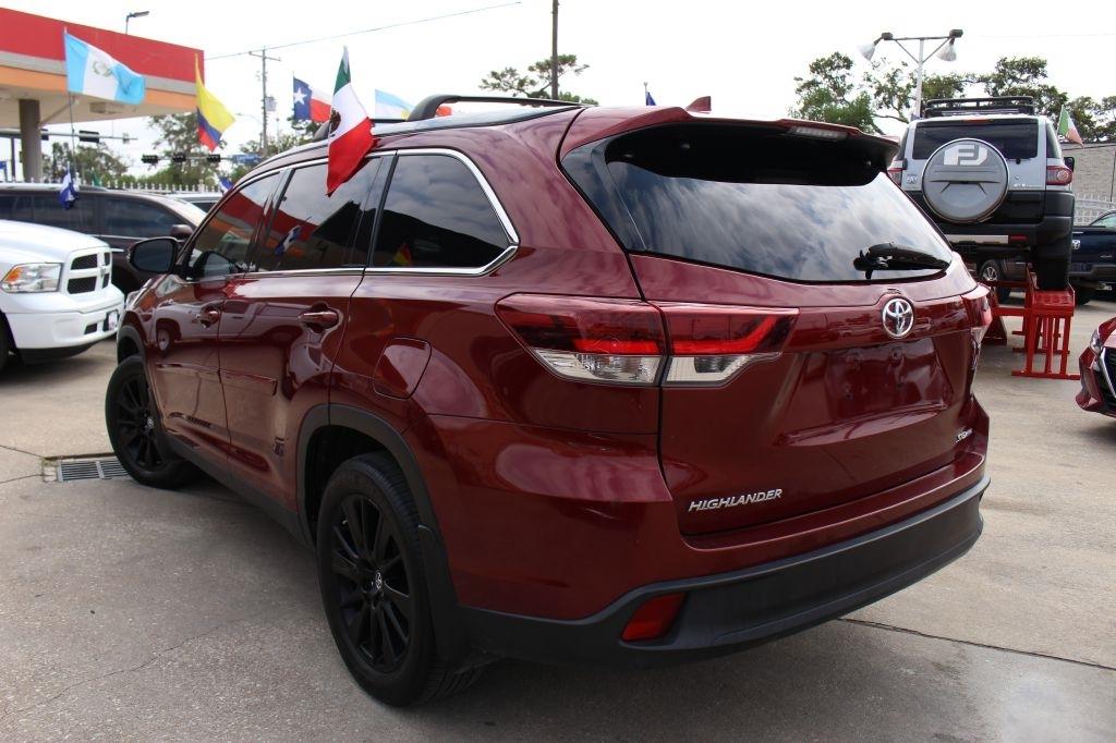 Toyota Highlander SE AWD V6 2019
