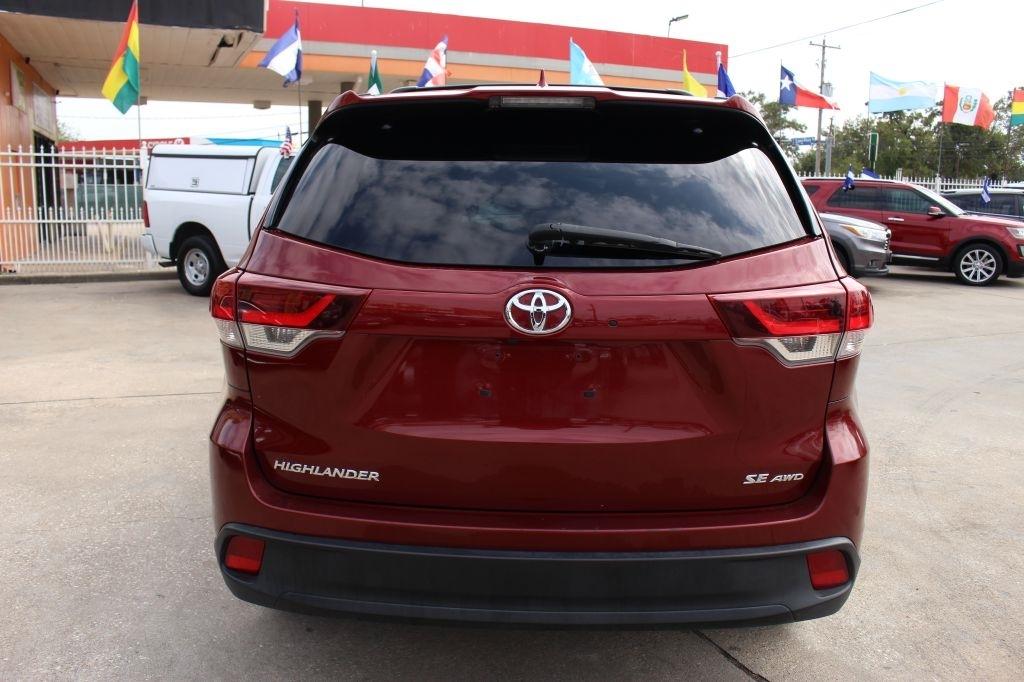 Toyota Highlander SE AWD V6 2019
