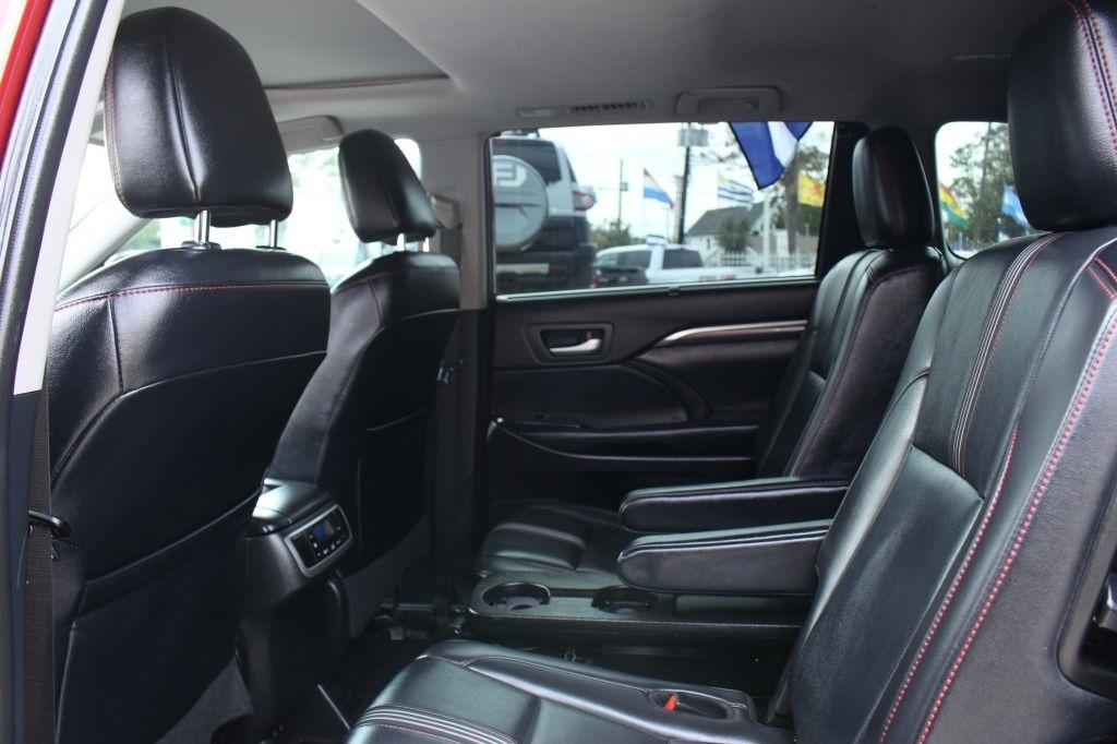 Toyota Highlander SE AWD V6 2019