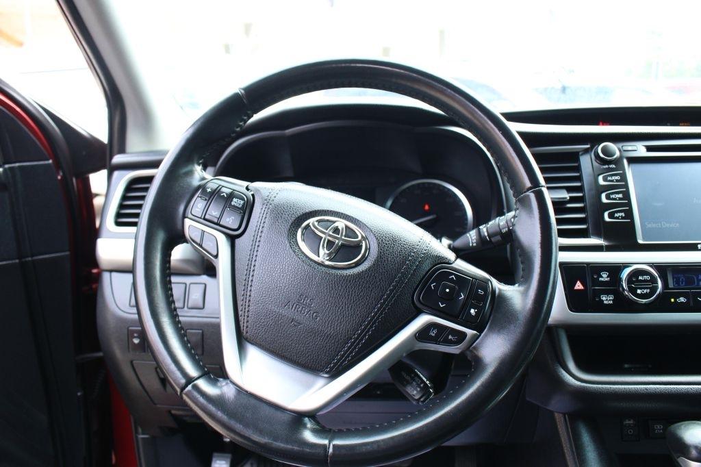 Toyota Highlander SE AWD V6 2019