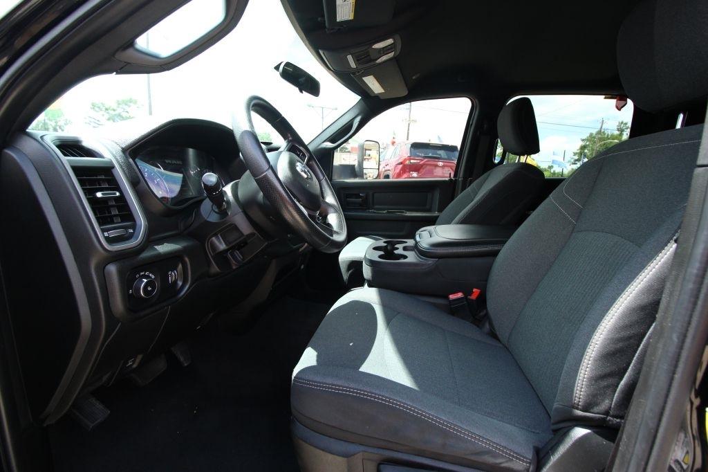 RAM 3500 Tradesman Crew Cab 4WD DRW 2021