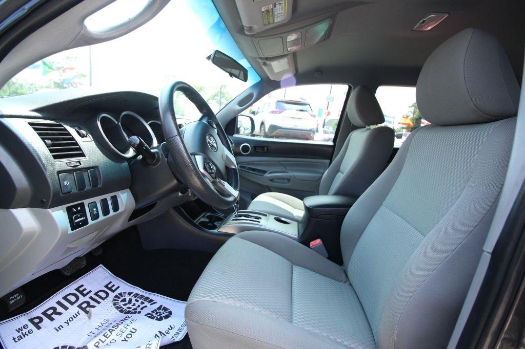 Toyota Tacoma PreRunner Double Cab V6 5AT 2WD 2014