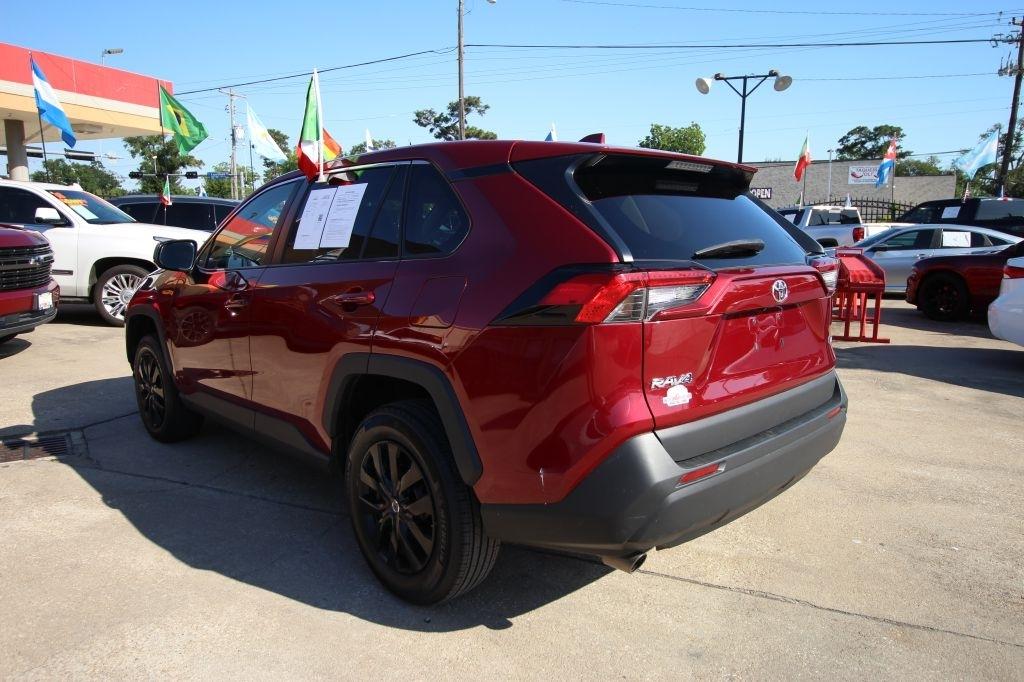 Toyota RAV4 LE 2022