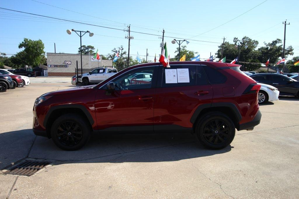Toyota RAV4 LE 2022