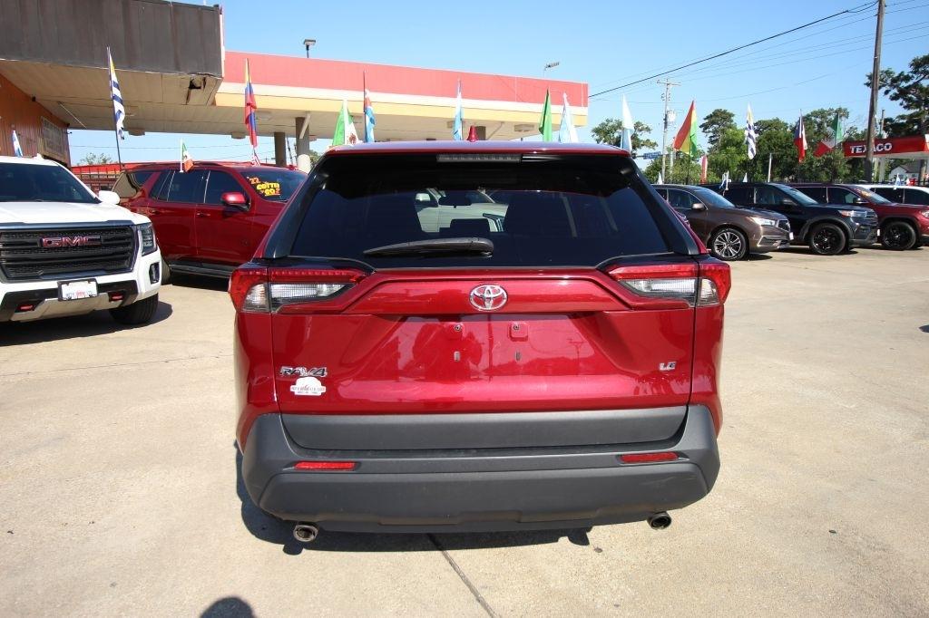 Toyota RAV4 LE 2022