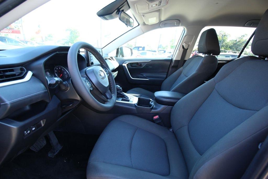 Toyota RAV4 LE 2022