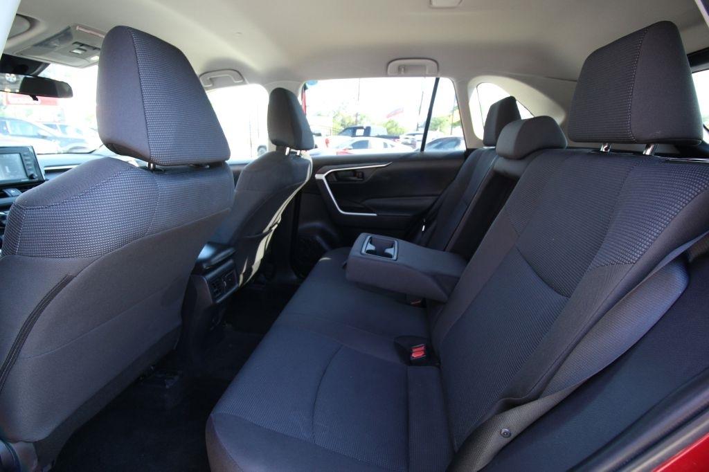Toyota RAV4 LE 2022