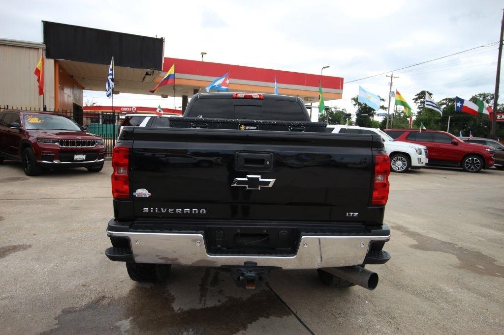 Chevrolet Silverado 2500HD LTZ Crew Cab 4WD 2015