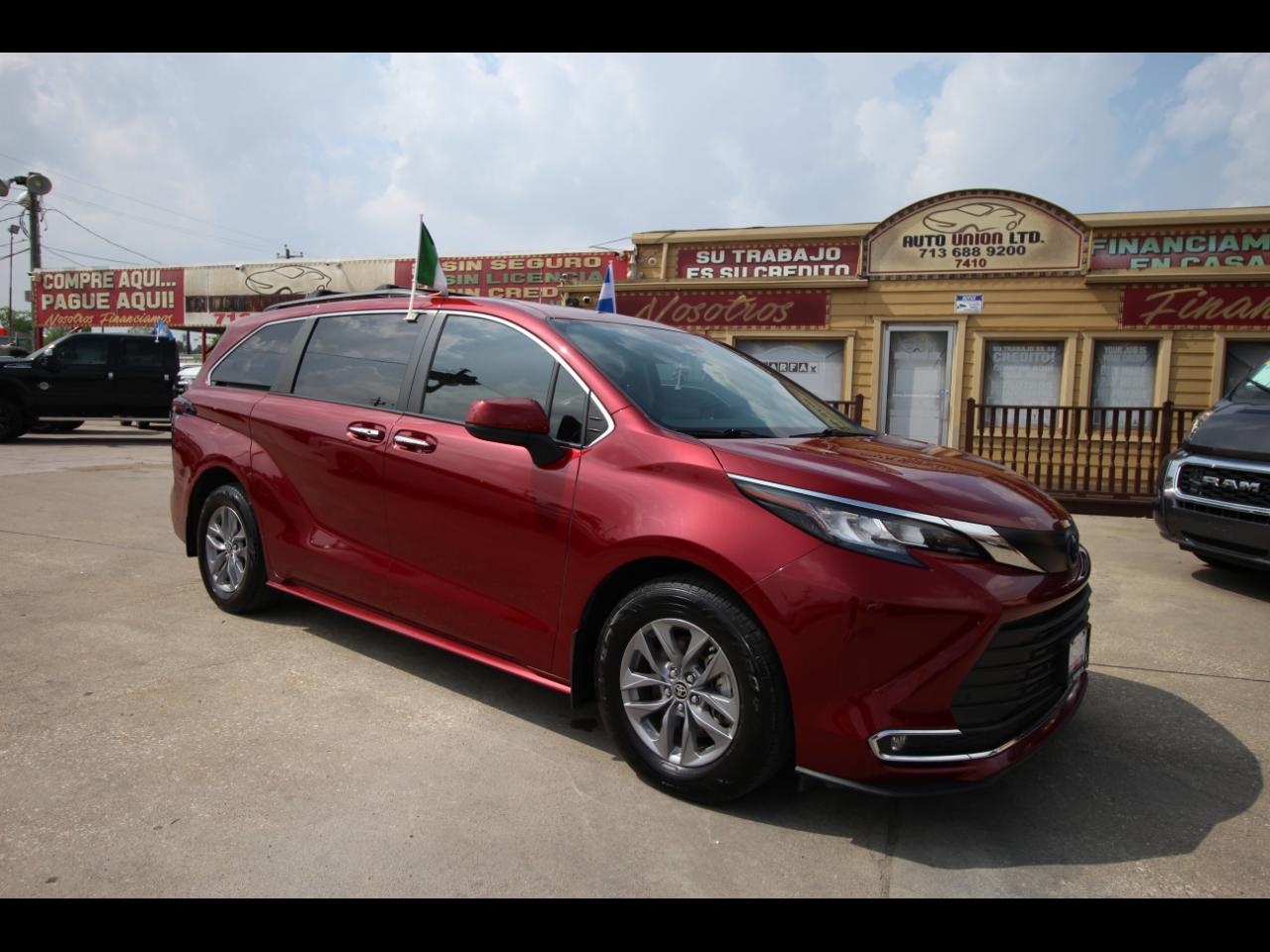 Toyota Sienna XLE 7-Passenger 2022