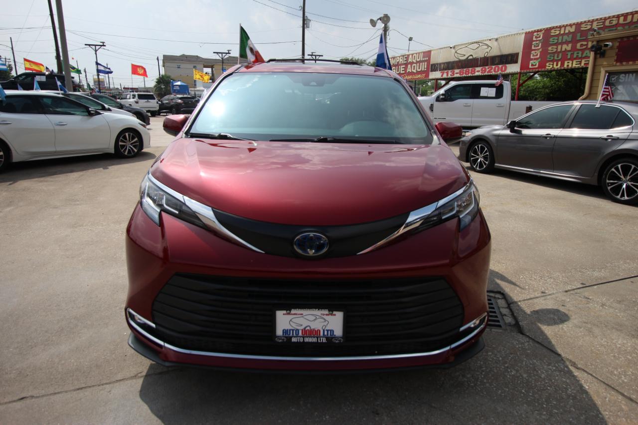 Toyota Sienna XLE 7-Passenger 2022