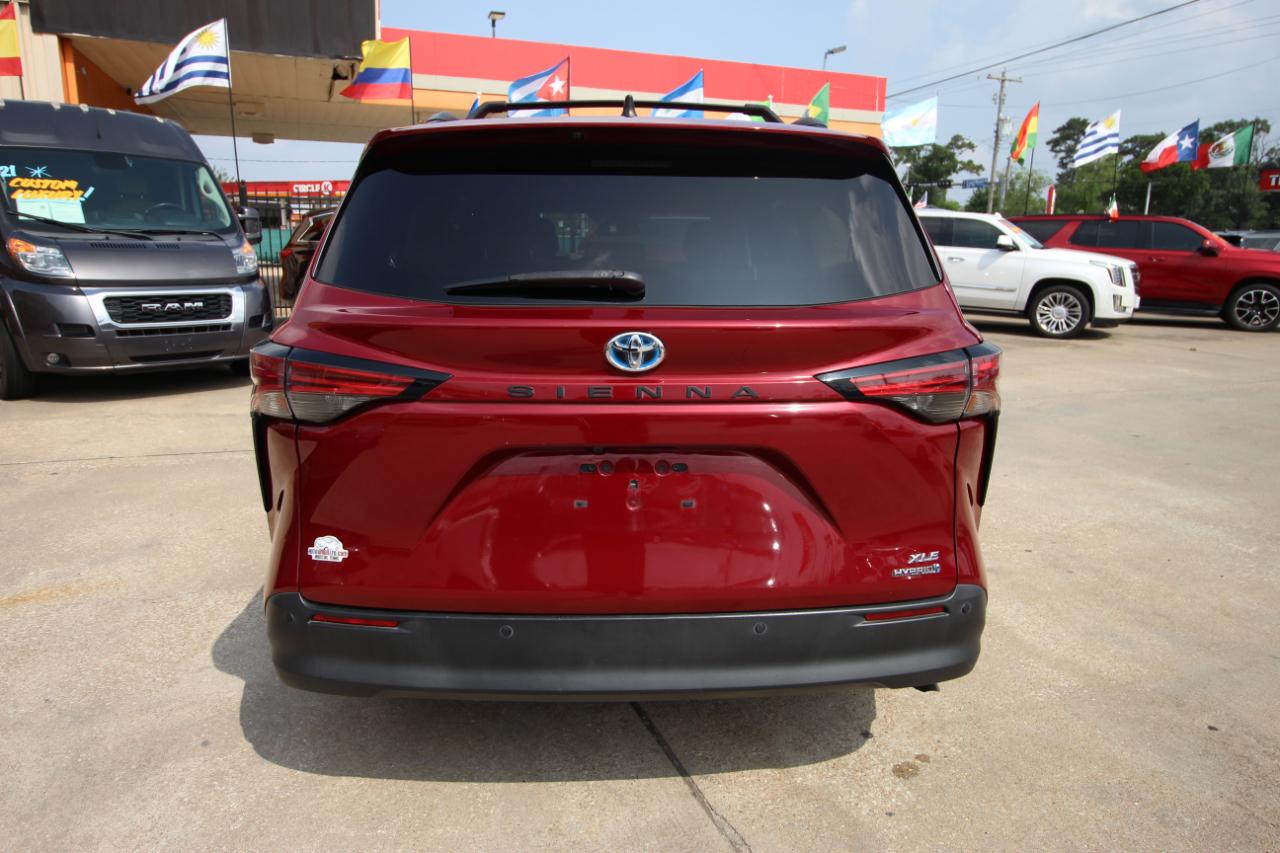 Toyota Sienna XLE 7-Passenger 2022