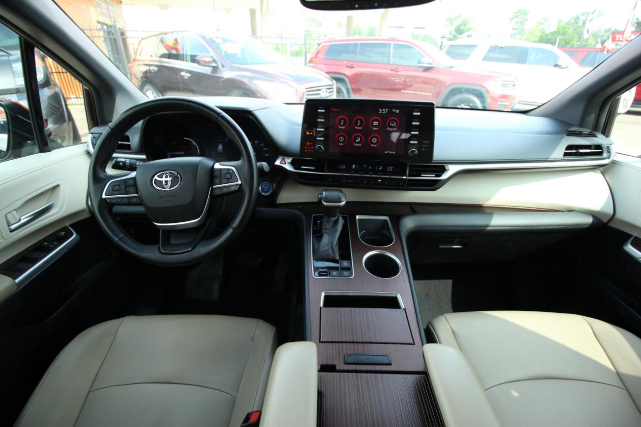 Toyota Sienna XLE 7-Passenger 2022