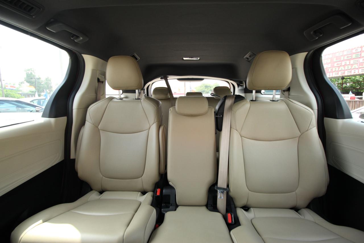 Toyota Sienna XLE 7-Passenger 2022