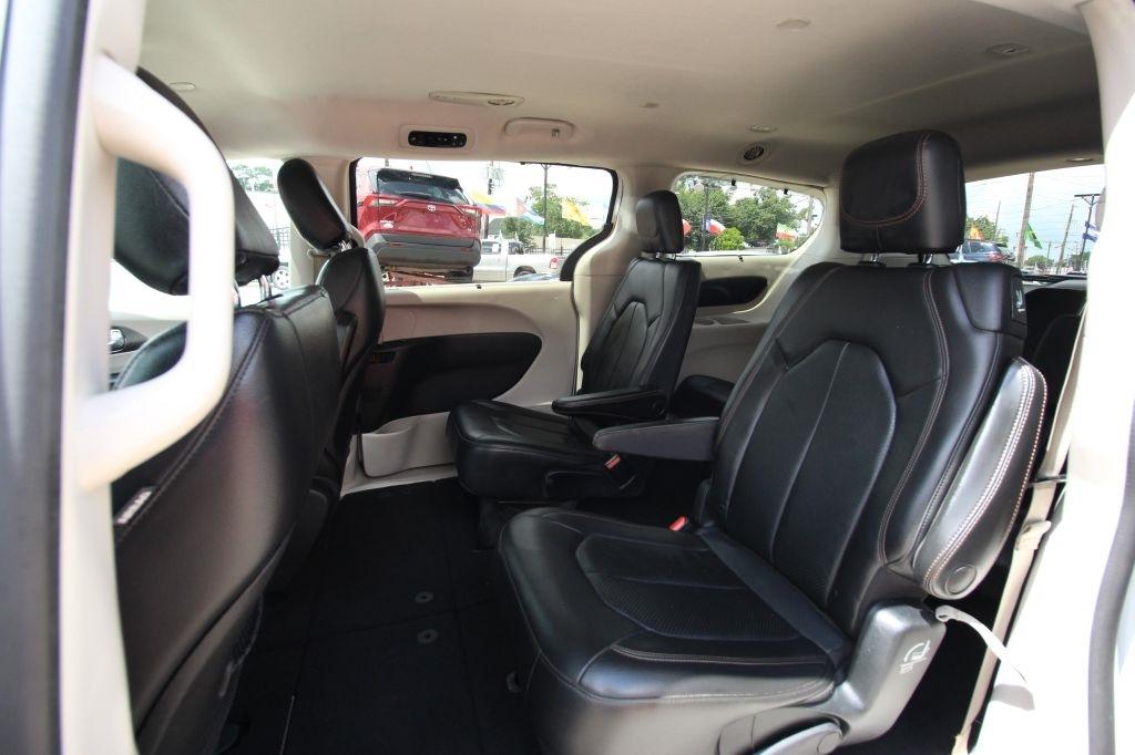 Chrysler Pacifica Touring-L 2020