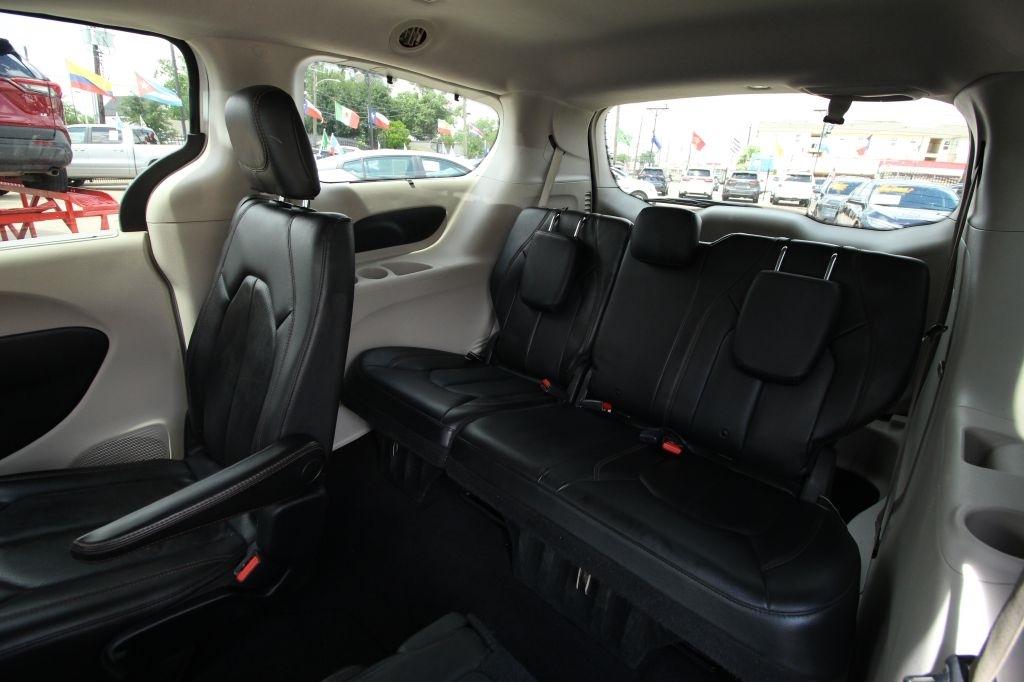 Chrysler Pacifica Touring-L 2020