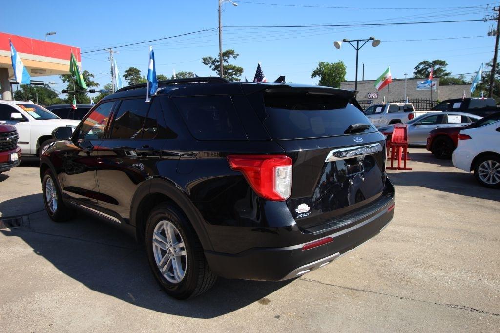 Ford Explorer XLT 2022
