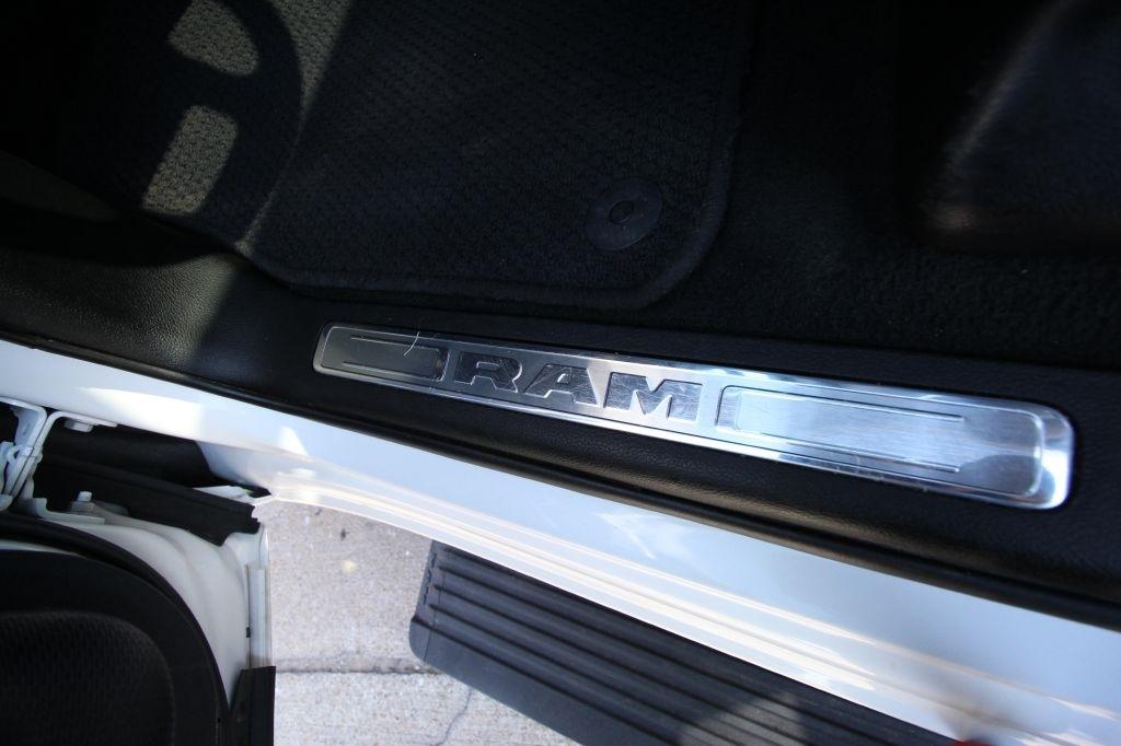 RAM 1500 Laramie Crew Cab SWB 4WD 2021