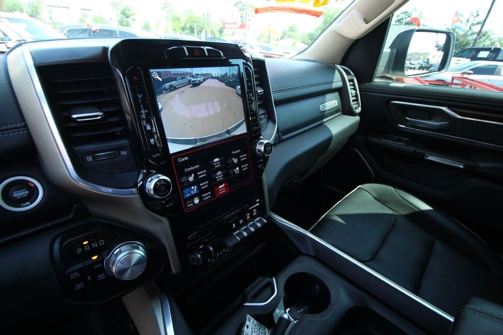 RAM 1500 Laramie Crew Cab SWB 4WD 2021