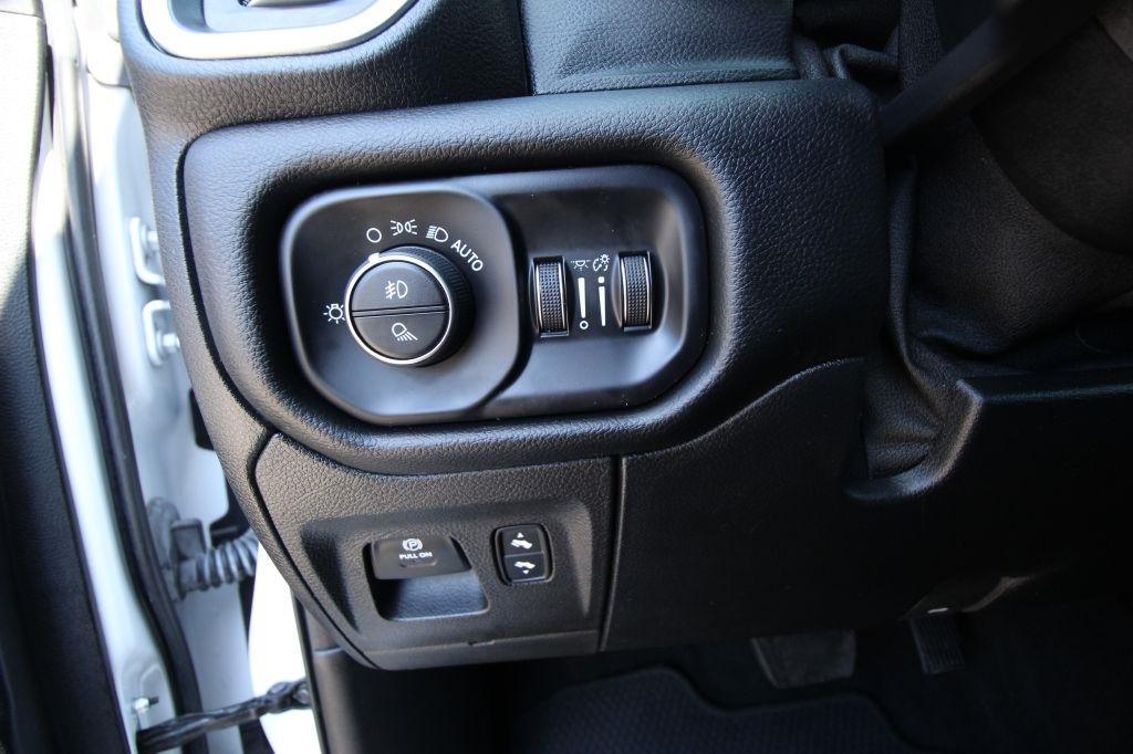 RAM 1500 Laramie Crew Cab SWB 4WD 2021