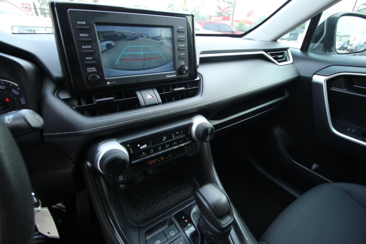 Toyota RAV4 LE 2021