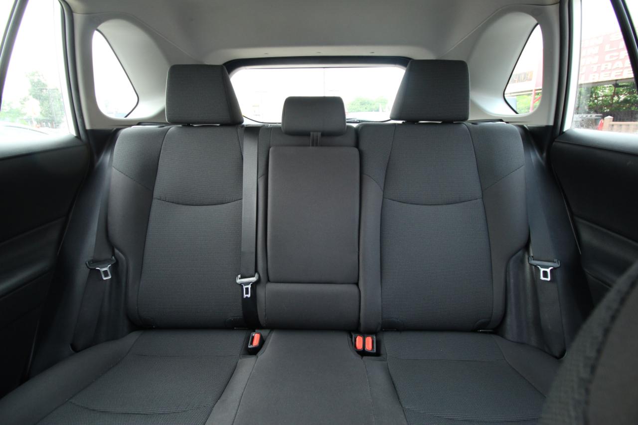Toyota RAV4 LE 2021