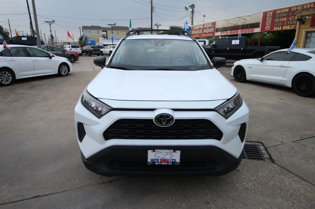Toyota RAV4 LE 2021
