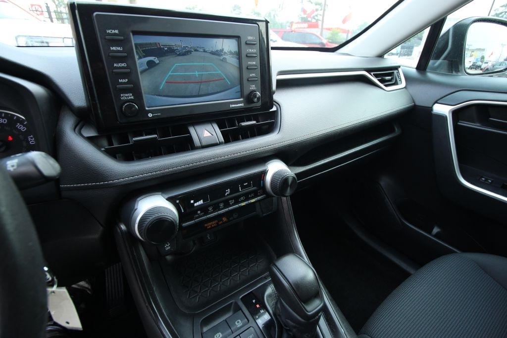 Toyota RAV4 LE 2021