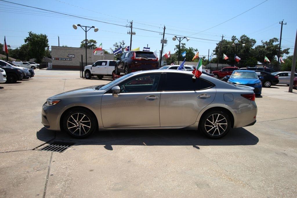 Lexus ES 350 Sedan 2017