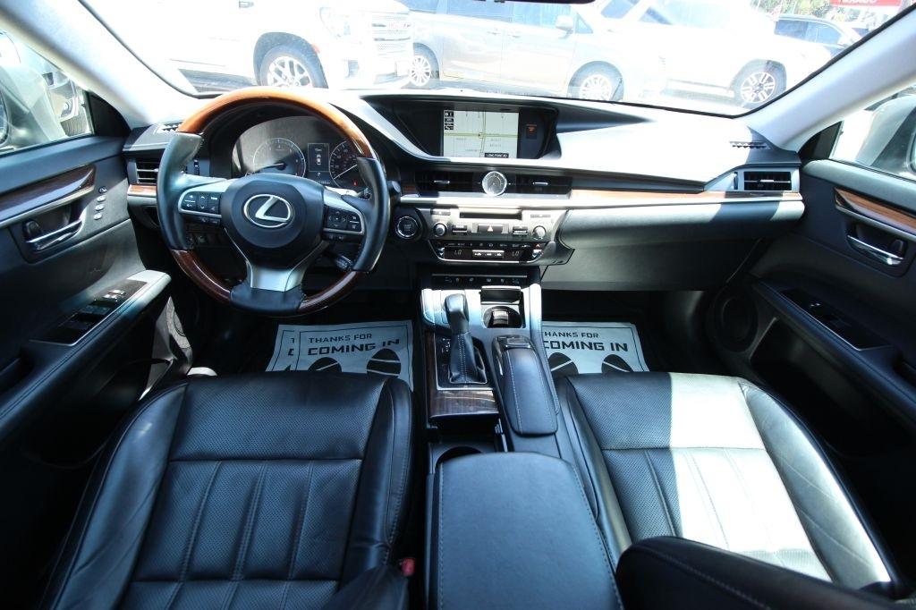 Lexus ES 350 Sedan 2017