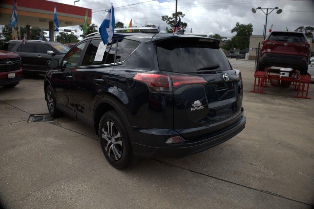 Toyota RAV4 LE FWD 2017