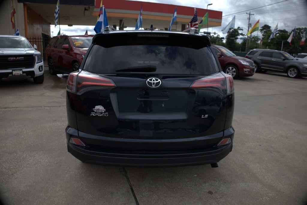 Toyota RAV4 LE FWD 2017