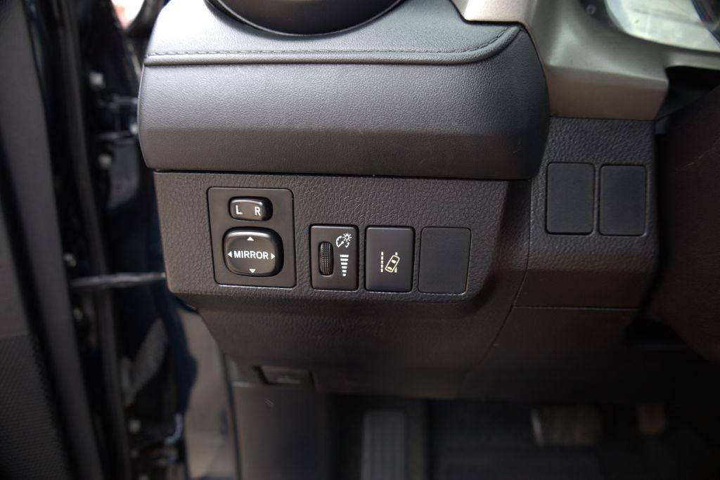 Toyota RAV4 LE FWD 2017