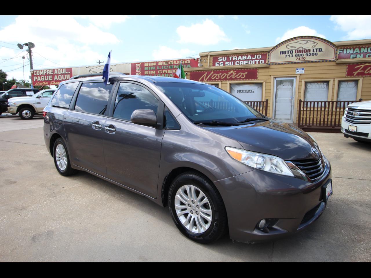 Toyota Sienna Limited Premium 7-Passenger 2017