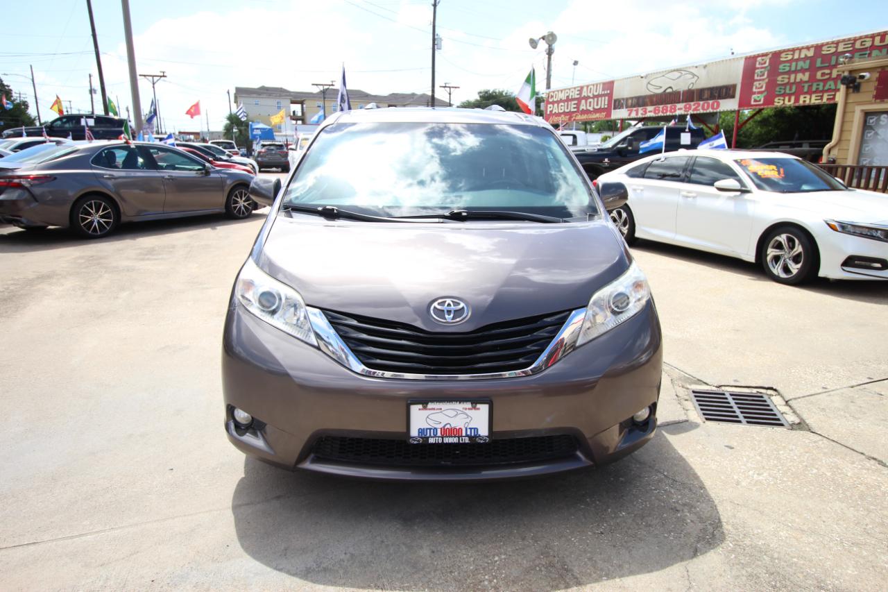 Toyota Sienna Limited Premium 7-Passenger 2017