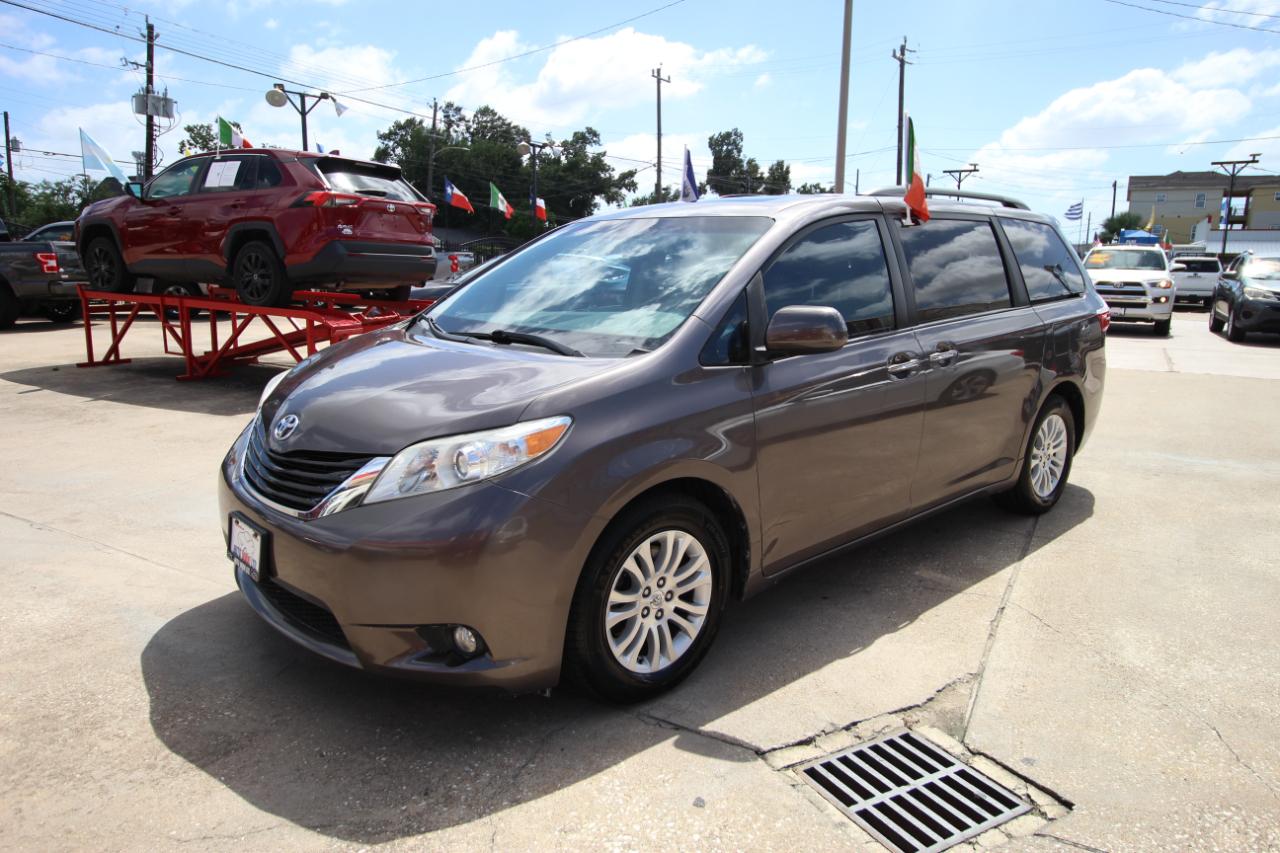 Toyota Sienna Limited Premium 7-Passenger 2017