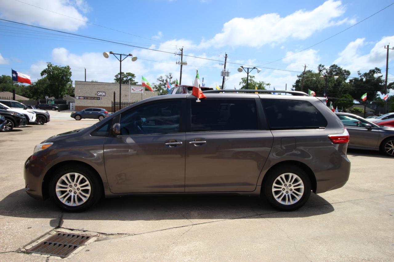 Toyota Sienna Limited Premium 7-Passenger 2017