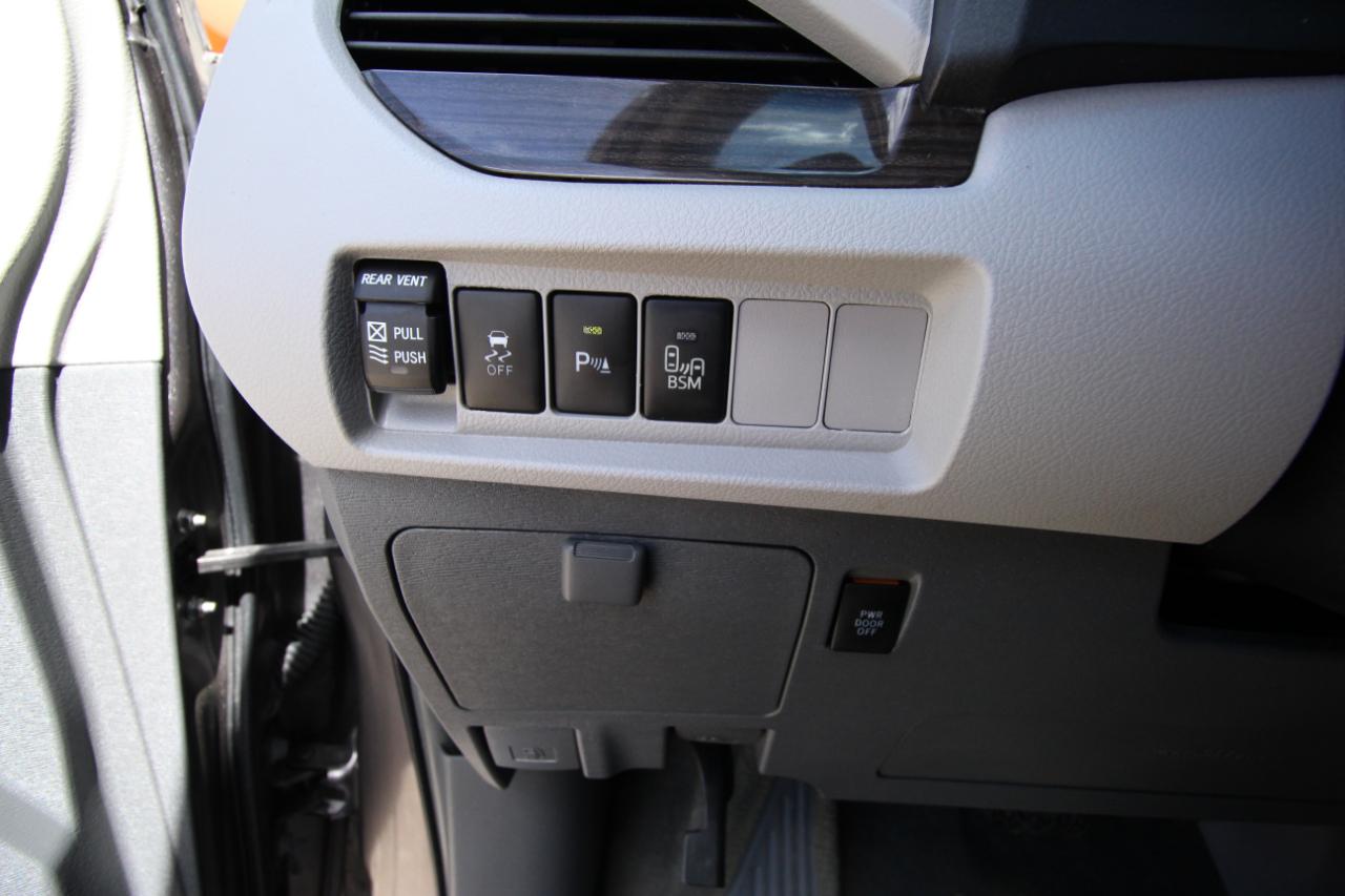 Toyota Sienna Limited Premium 7-Passenger 2017