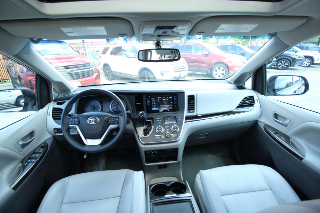 Toyota Sienna Limited Premium 7-Passenger 2017
