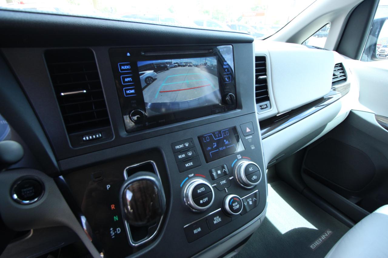 Toyota Sienna Limited Premium 7-Passenger 2017