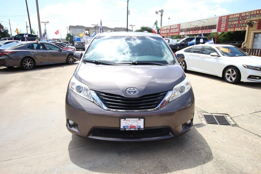 Toyota Sienna Limited Premium 7-Passenger 2017