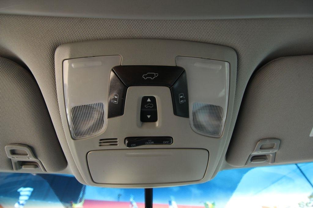 Toyota Sienna Limited Premium 7-Passenger 2017