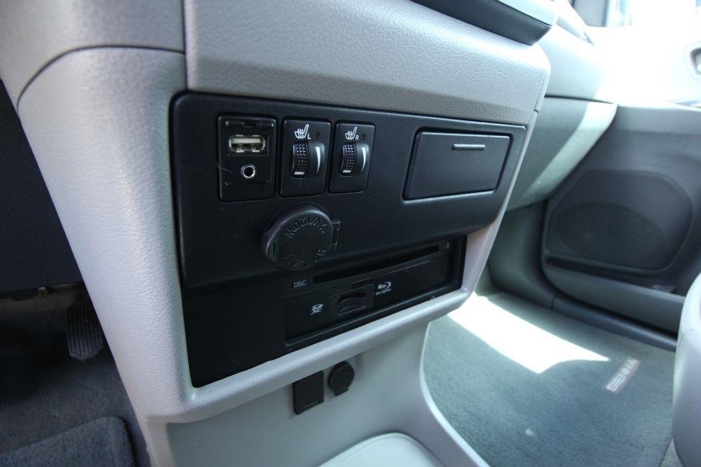 Toyota Sienna Limited Premium 7-Passenger 2017